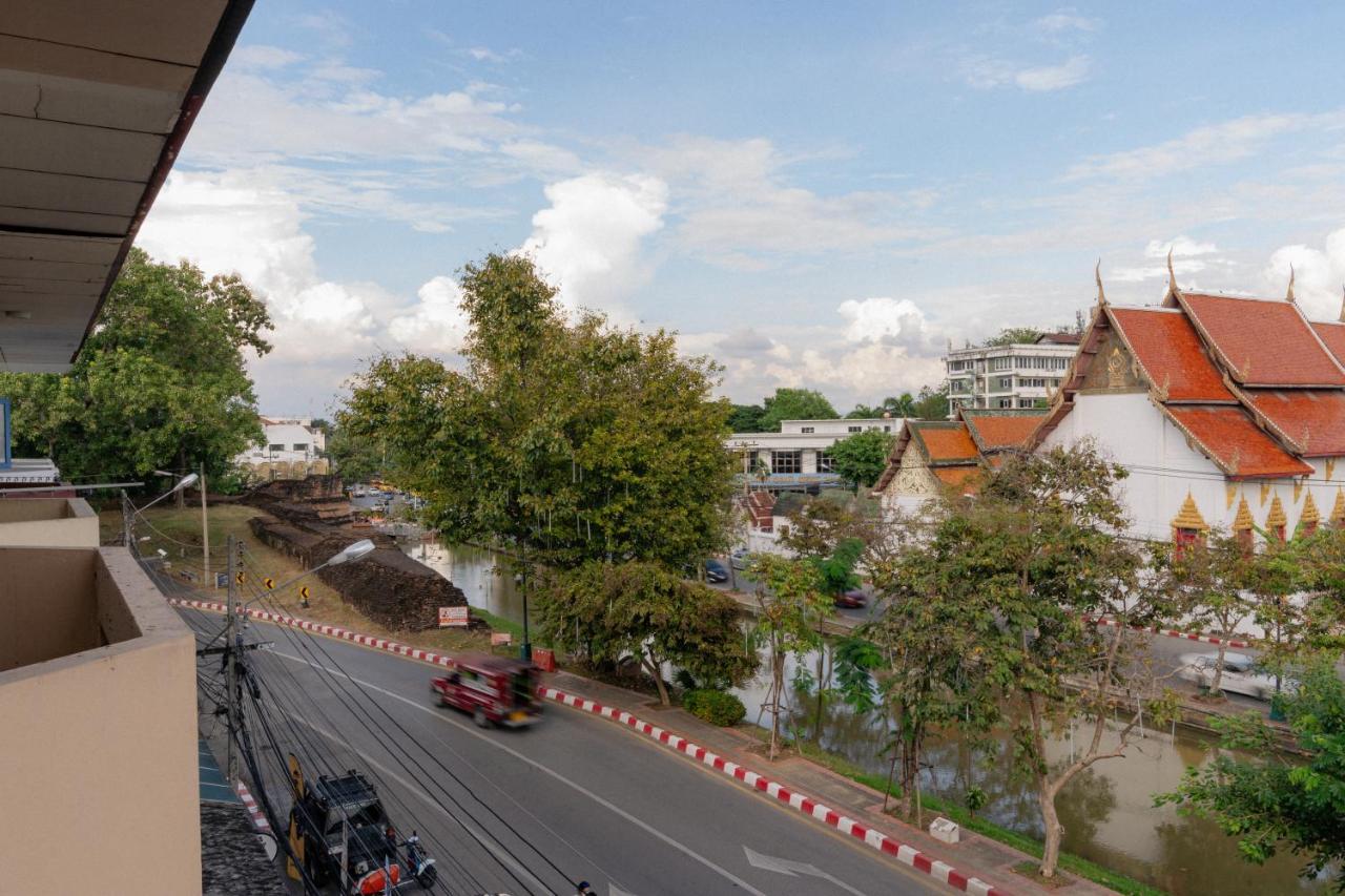 Shapel And Cafe Nhà trọ Chiang Mai